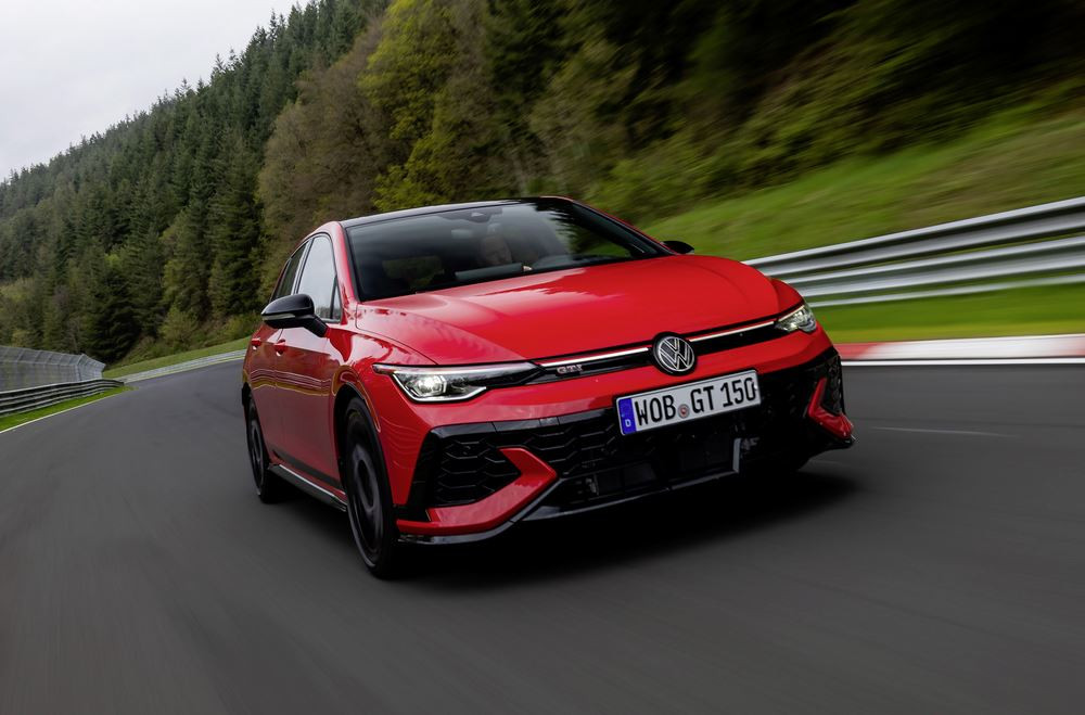 La Volkswagen Golf GTI Edition 50 développe 325 ch pour un couple de 420 Nm