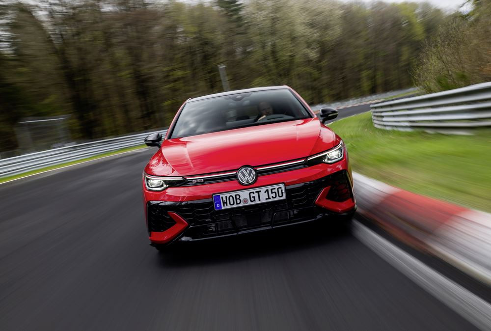 La Volkswagen Golf GTI Edition 50 développe 325 ch pour un couple de 420 Nm