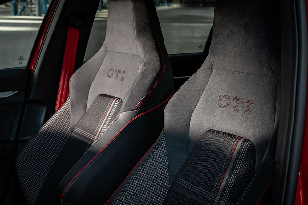 La Volkswagen Golf GTI Edition 50 développe 325 ch pour un couple de 420 Nm