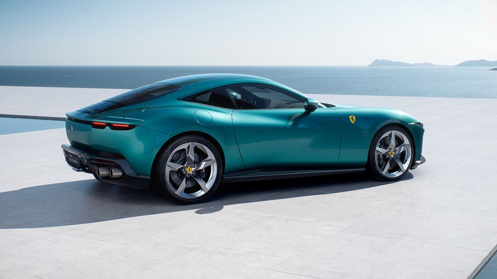 La Ferrari Amalfi interprète l'esprit sportif de Ferrari offrant une expérience de conduite sans compromis