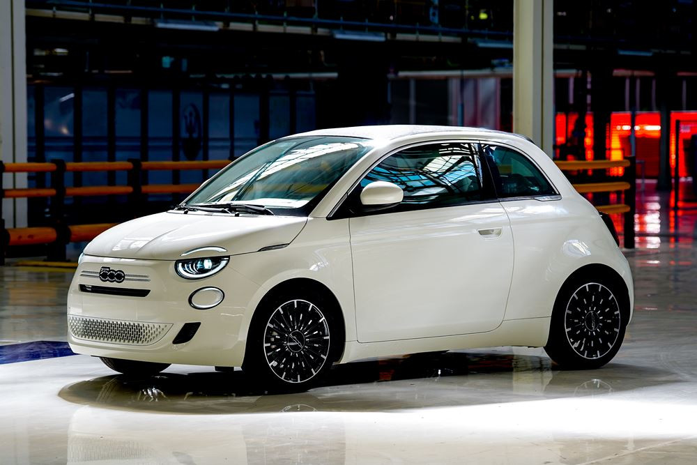 La mini-citadine Fiat 500 revient avec une motorisation thermique