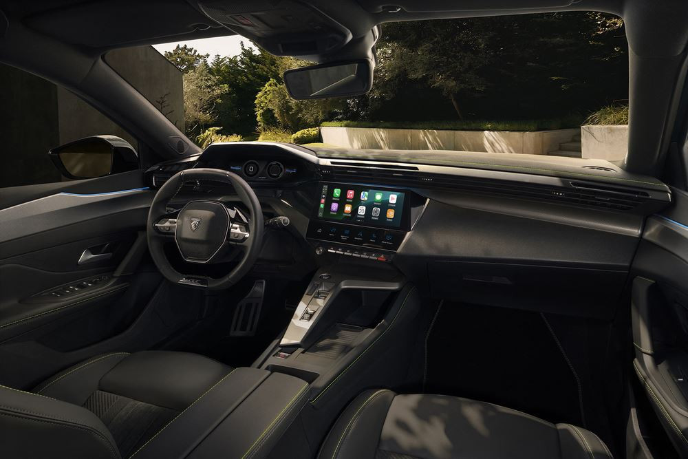 La Peugeot 308 SW bénéficie d'une face avant renouvelée éclairée