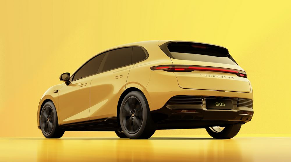 La berline compacte électrique Leapmotor B05 affiche un design athlétique