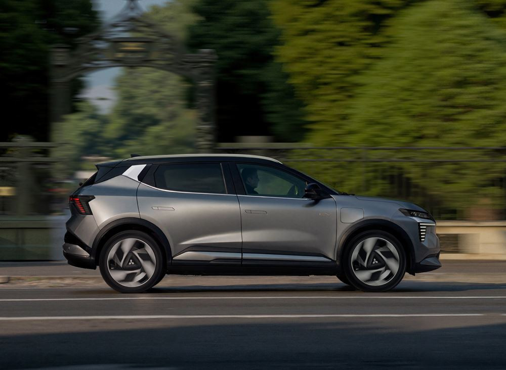 Le SUV compact électrique Mitsubishi Eclipse Cross offre une autonomie de plus de 600 km avec une batterie de 87 kWh
