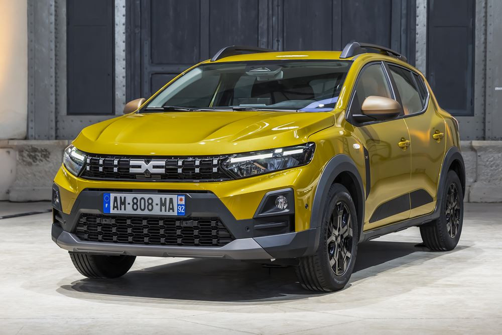 La berline polyvalente typée outdoor Dacia Sandero Stepway s'offre une nouvelle calandre