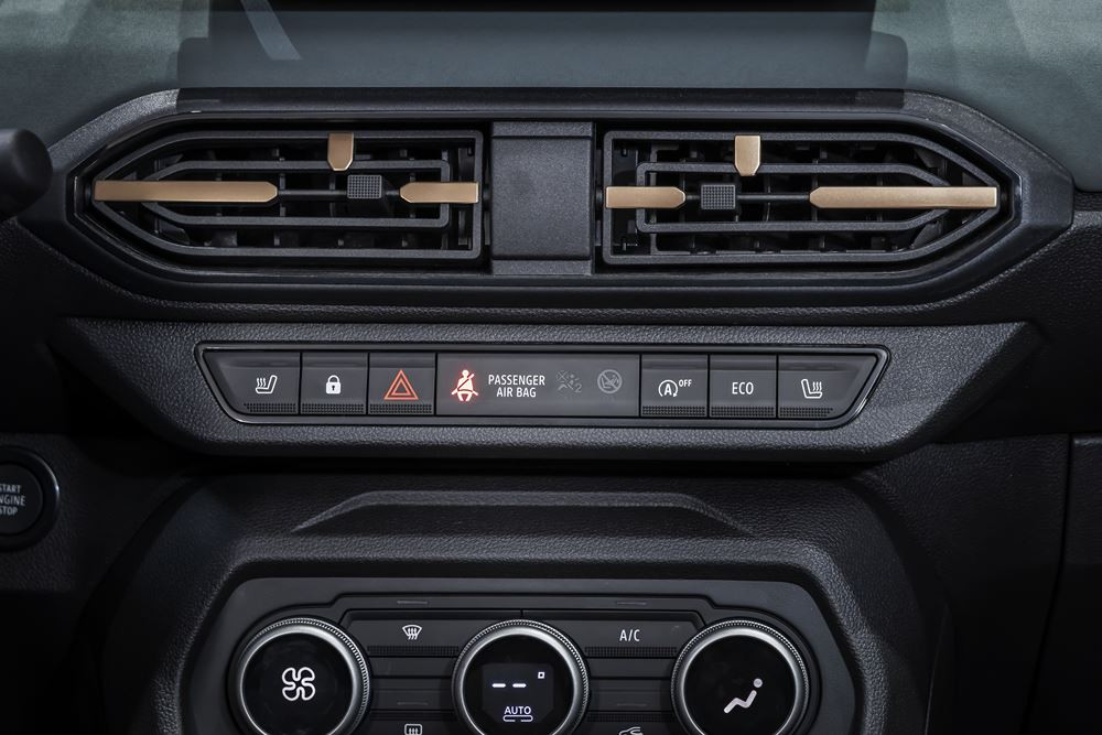 La berline polyvalente typée outdoor Dacia Sandero Stepway s'offre une nouvelle calandre