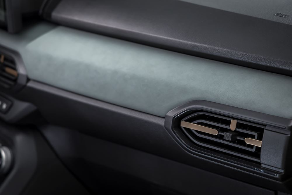 La berline polyvalente typée outdoor Dacia Sandero Stepway s'offre une nouvelle calandre