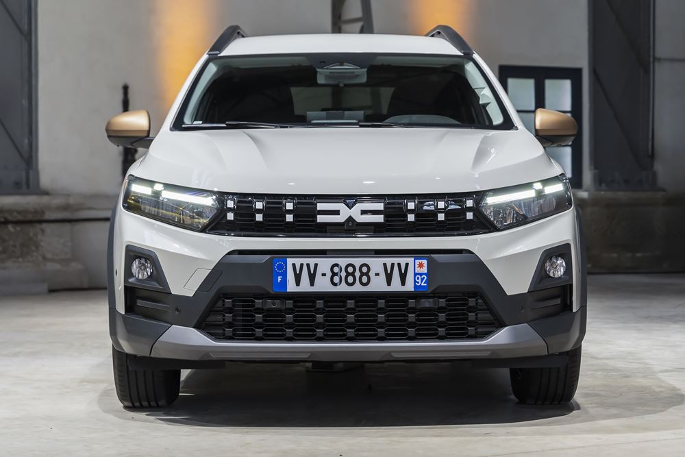 Le break compact Dacia Jogger s'offre une nouvelle calandre