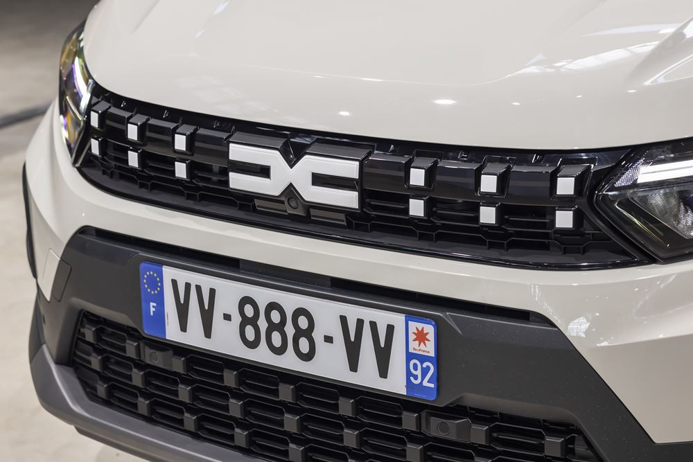 Le break compact Dacia Jogger s'offre une nouvelle calandre