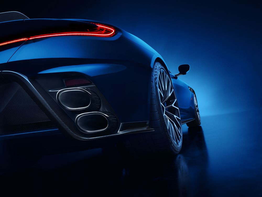 L'Aston Martin DB12 S développe une puissance de 700 ch