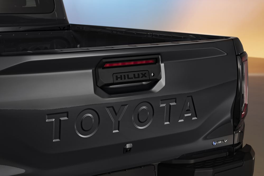 La neuvième génération du pick-up Toyota Hilux Double Cabine passe à l'électrique