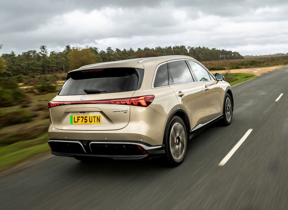 Le SUV électrique de taille intermédiaire MGS6 EV arbore une allure moderne