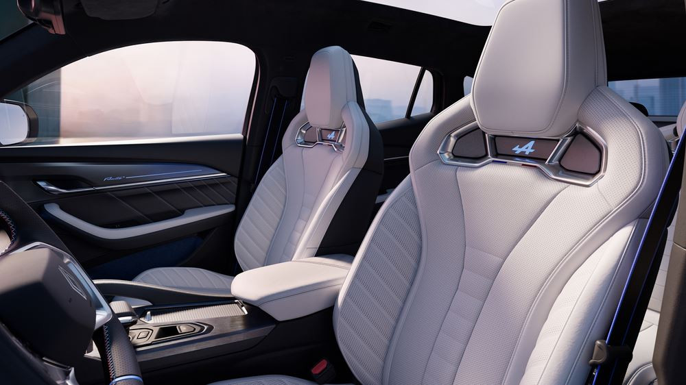 Le crossover Renault Filante devient le porte-étendard international de la marque au losange