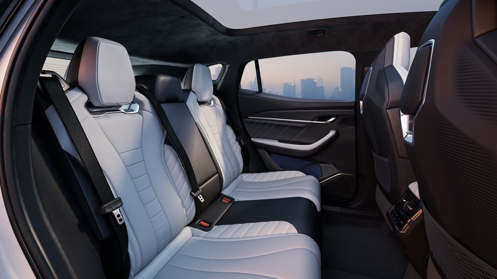 Le crossover Renault Filante devient le porte-étendard international de la marque au losange