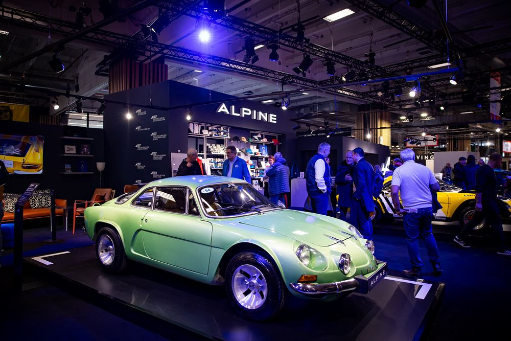 La 50ème édition du salon Rétromobile ouvre ses portes jusqu'au 1er février