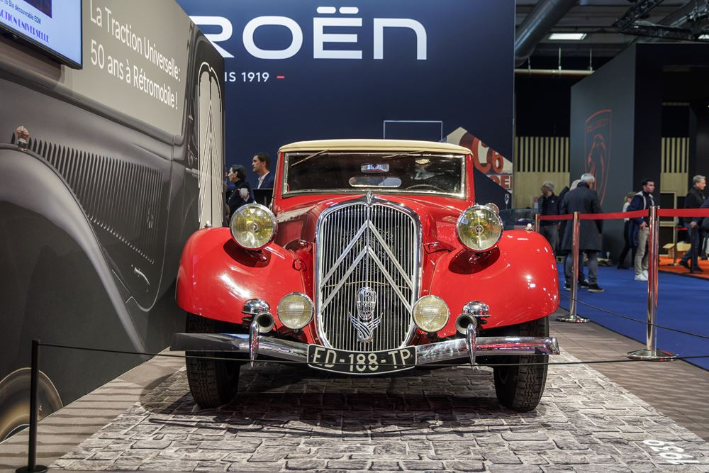 La 50ème édition du salon Rétromobile ouvre ses portes jusqu'au 1er février