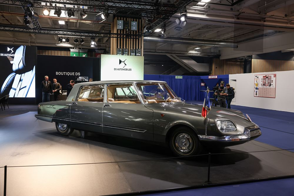 La 50ème édition du salon Rétromobile ouvre ses portes jusqu'au 1er février