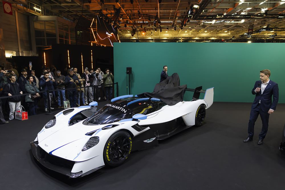 L'Ultimate Supercar Garage est dédié aux supercars modernes