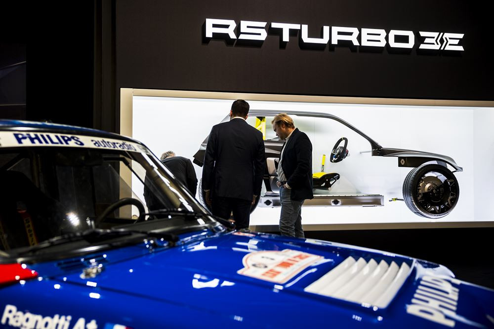 L'Ultimate Supercar Garage est dédié aux supercars modernes