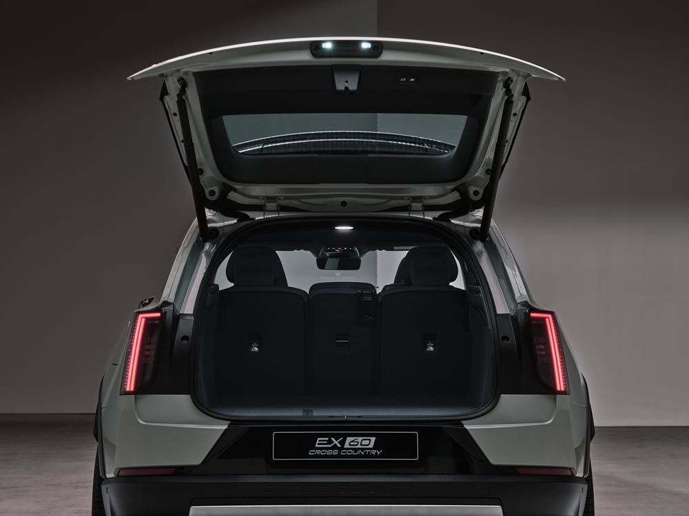Le SUV électrique Volvo EX60 Cross Country est conçu pour sortir des sentiers battus