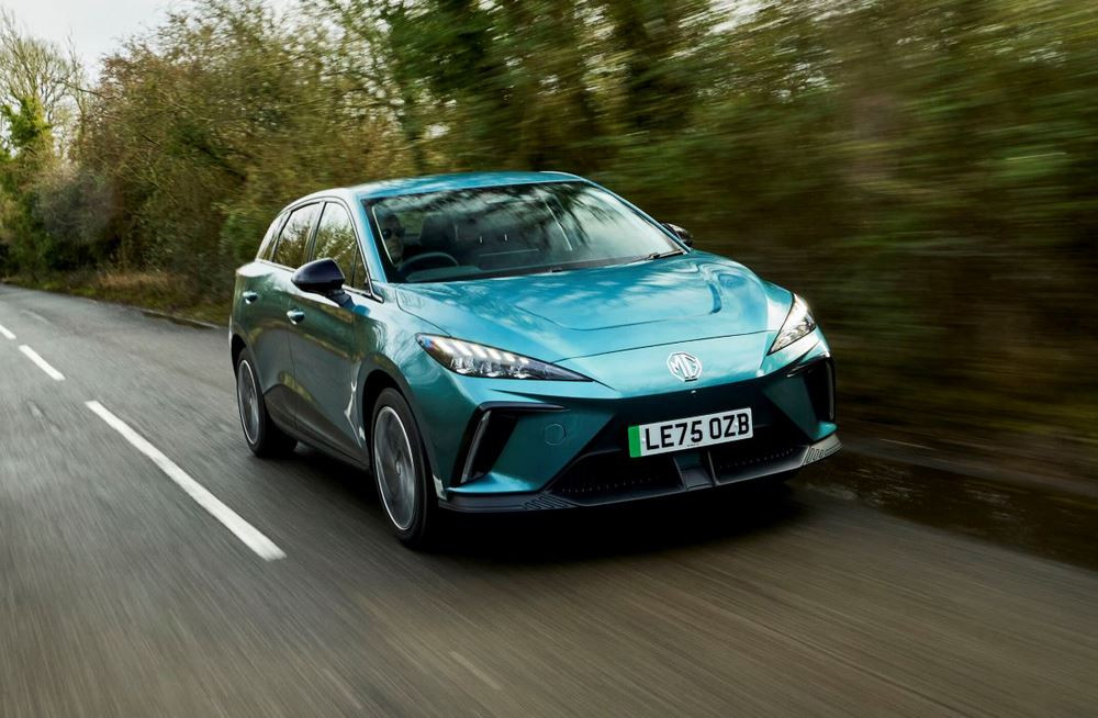 La MG4 EV revient dans une version dotée d'améliorations techniques sur la partie électrique
