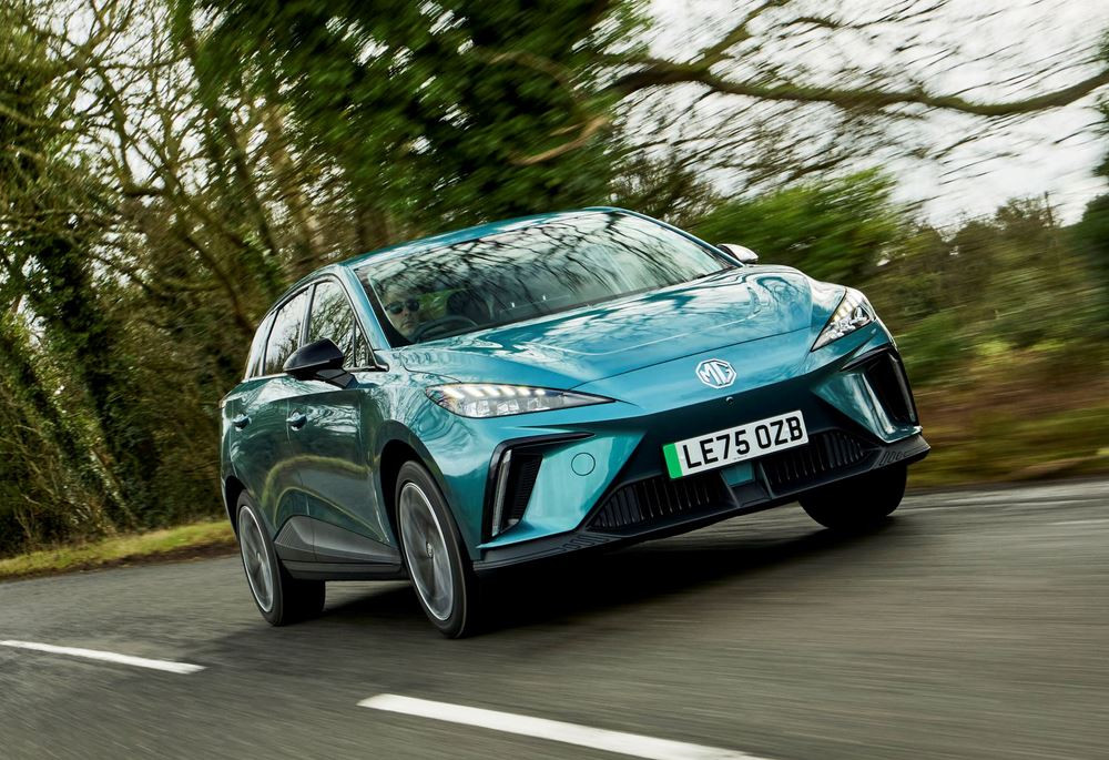 La MG4 EV revient dans une version dotée d'améliorations techniques sur la partie électrique