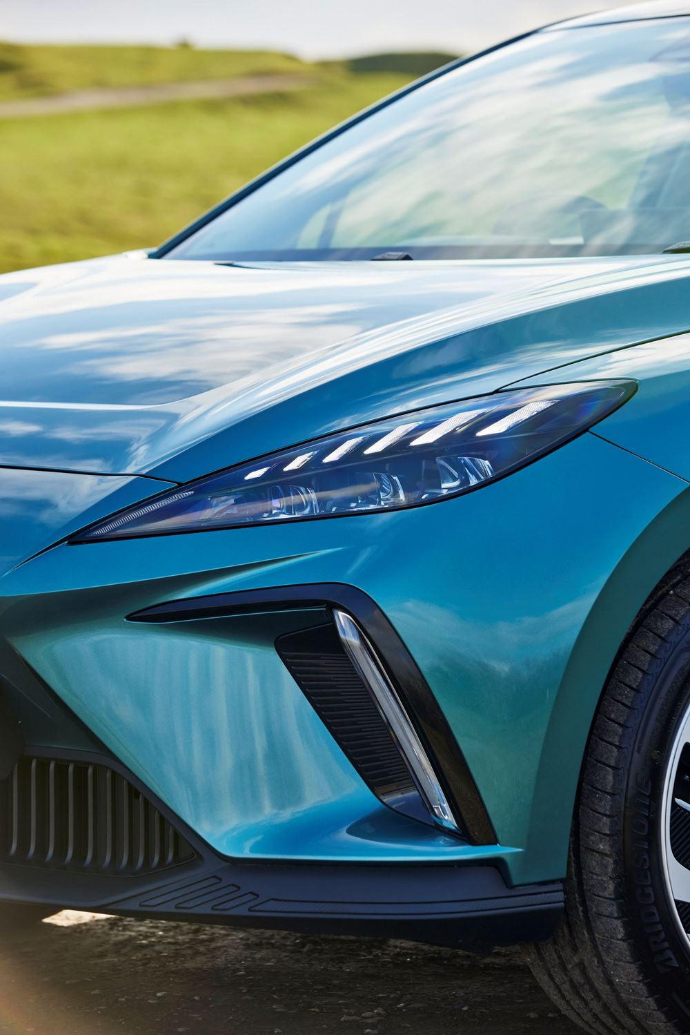 La MG4 EV revient dans une version dotée d'améliorations techniques sur la partie électrique