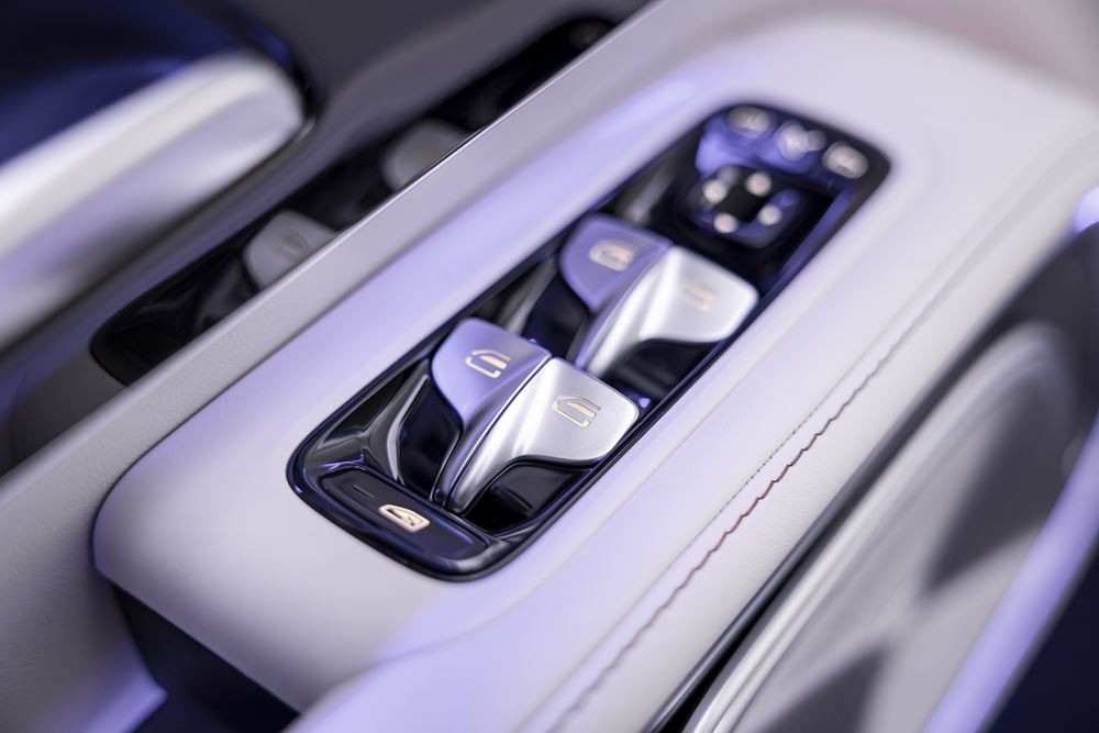 Le Mercedes VLE électrique combine une conduite de limousine et la polyvalence d'un grand monospace