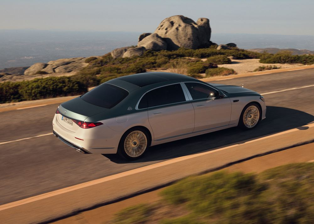 La limousine de luxe Mercedes-Maybach Classe S reçoit une mise à jour complète