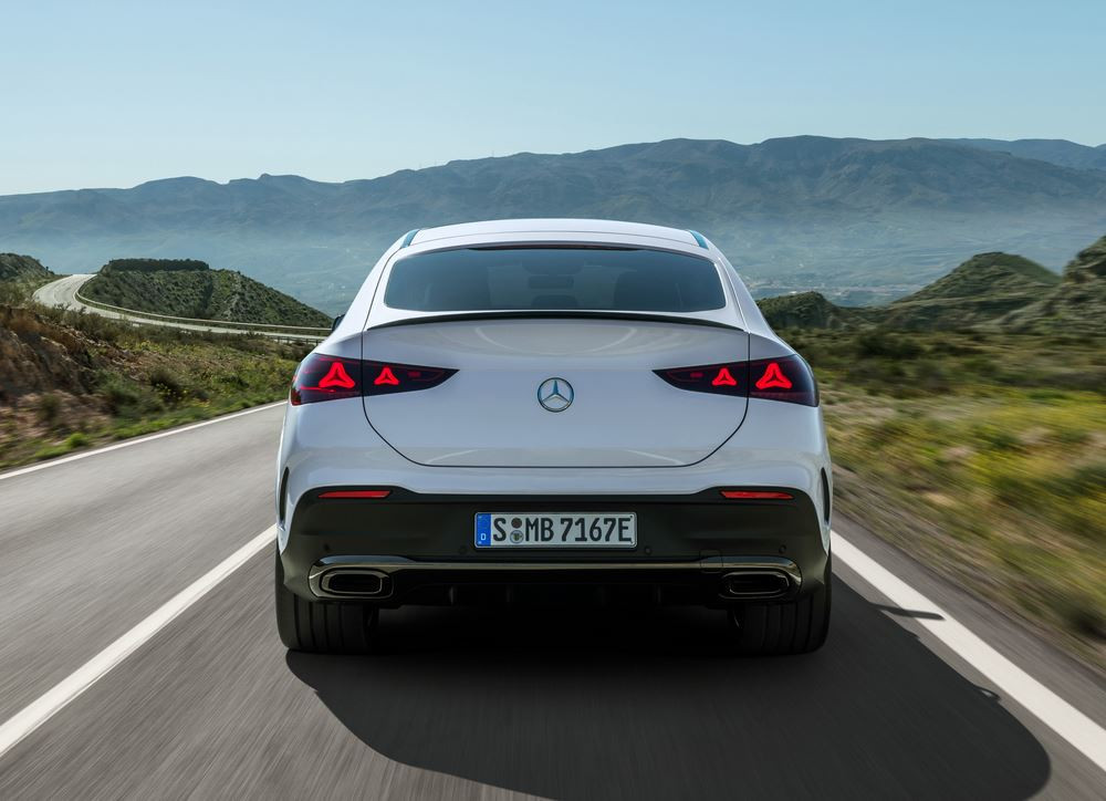 Le Mercedes-Benz GLE Coupé affiche une ligne dynamique avec des vitres latérales allongées