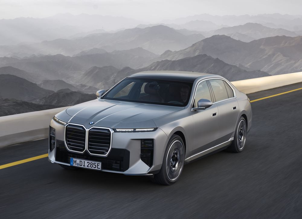 La limousine de luxe électrique BMW i7 intègre les technologies de la Neue Klasse