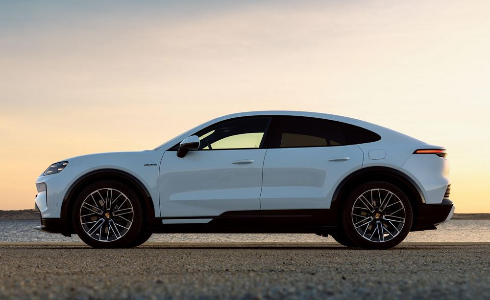 Le Porsche Cayenne Coupé Electric allie un design robuste à la ligne de toit de la 911