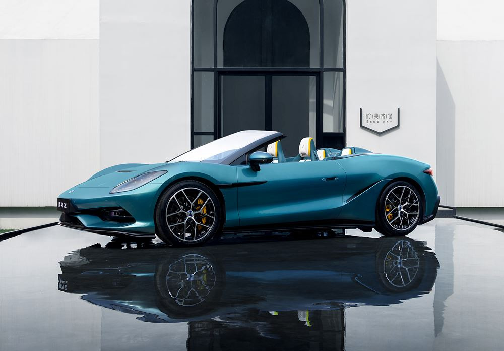 La supercar électrique Denza Z cabriolet affiche des performances extrêmes