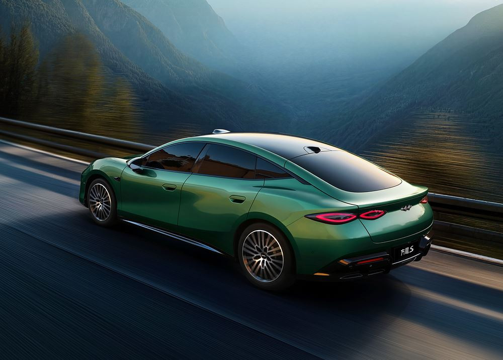 La Formula S de Fangchengbao est une berline personnalisable capable de multiples configurations