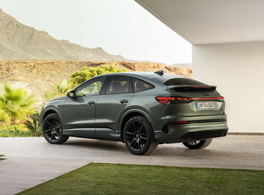 L'Audi Q4 Sportback e-tron restylée affiche une allure moderne et expressive