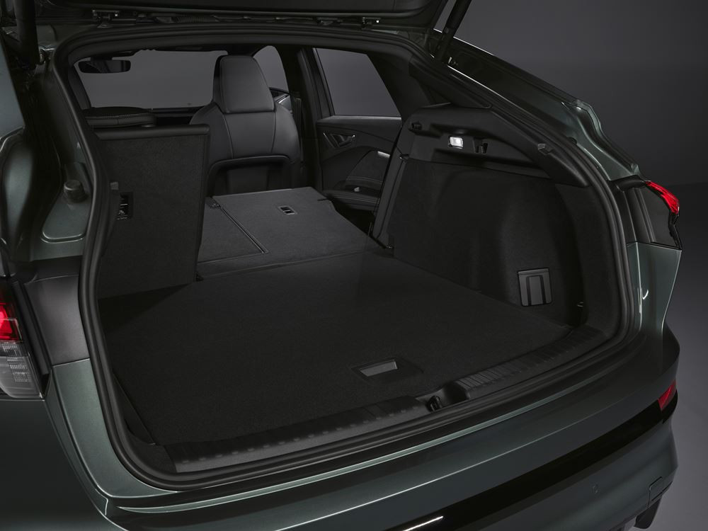 L'Audi Q4 Sportback e-tron restylée affiche une allure moderne et expressive