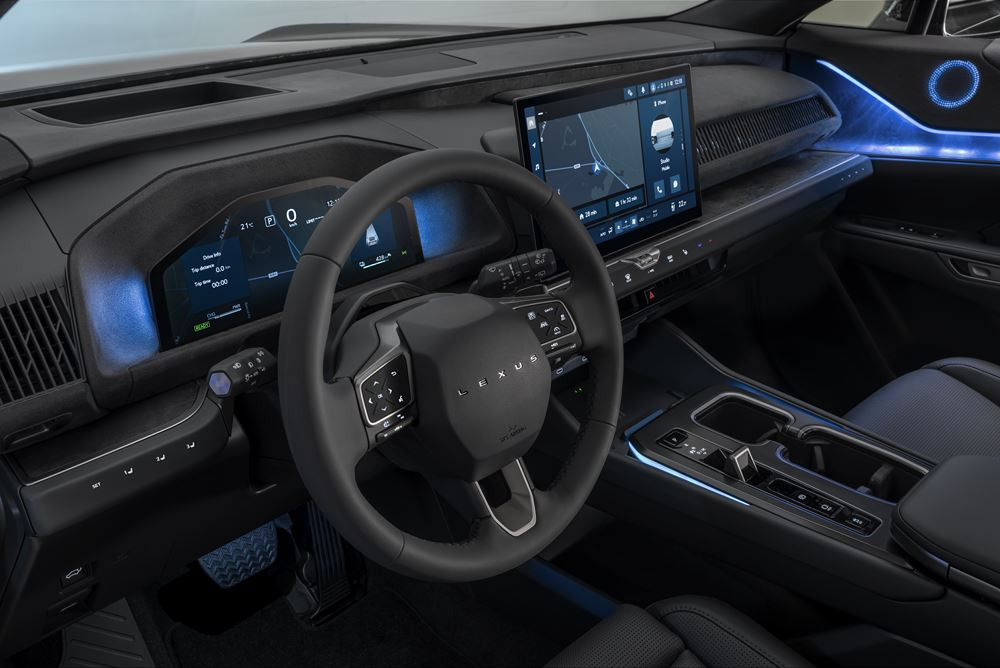 Le SUV électrique à batterie Lexus TZ offre six places sur trois rangées de sièges