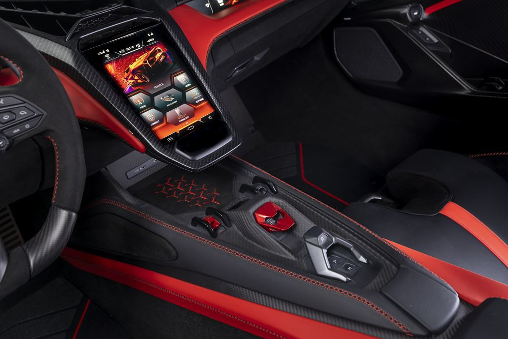 La Lamborghini Fenomeno Roadster embarque un bloc V12 hybride développant 1080 ch