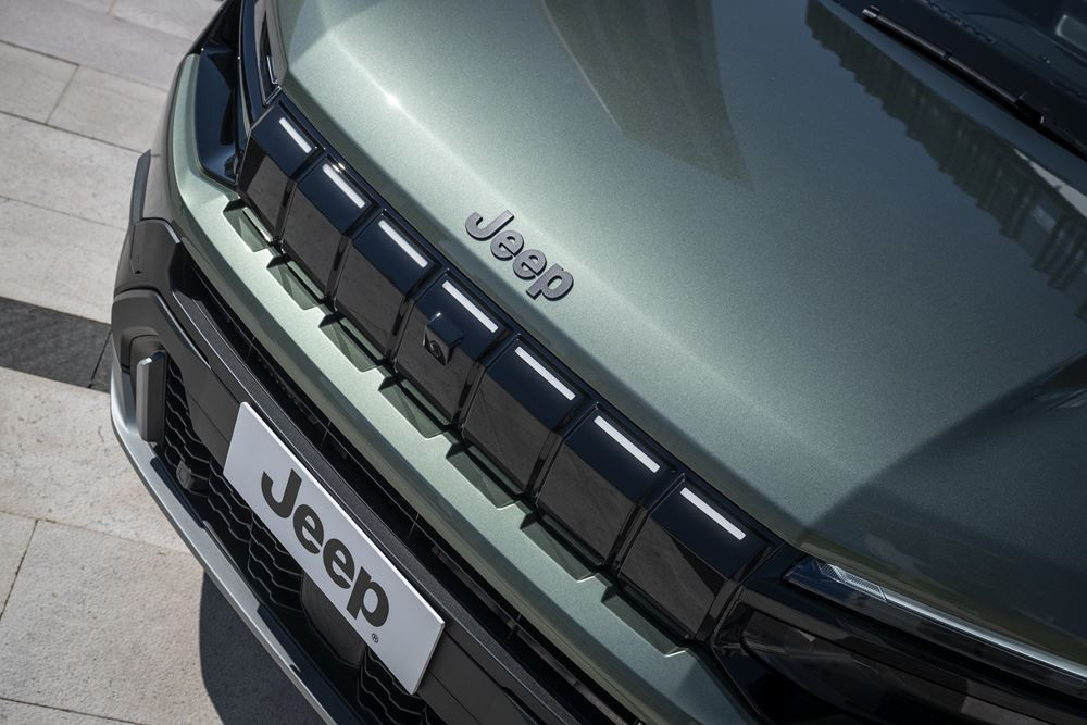 La Jeep Avenger Electrique revisitée offre jusqu'à 400 km d'autonomie WLTP