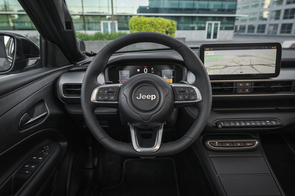 La Jeep Avenger Electrique revisitée offre jusqu'à 400 km d'autonomie WLTP