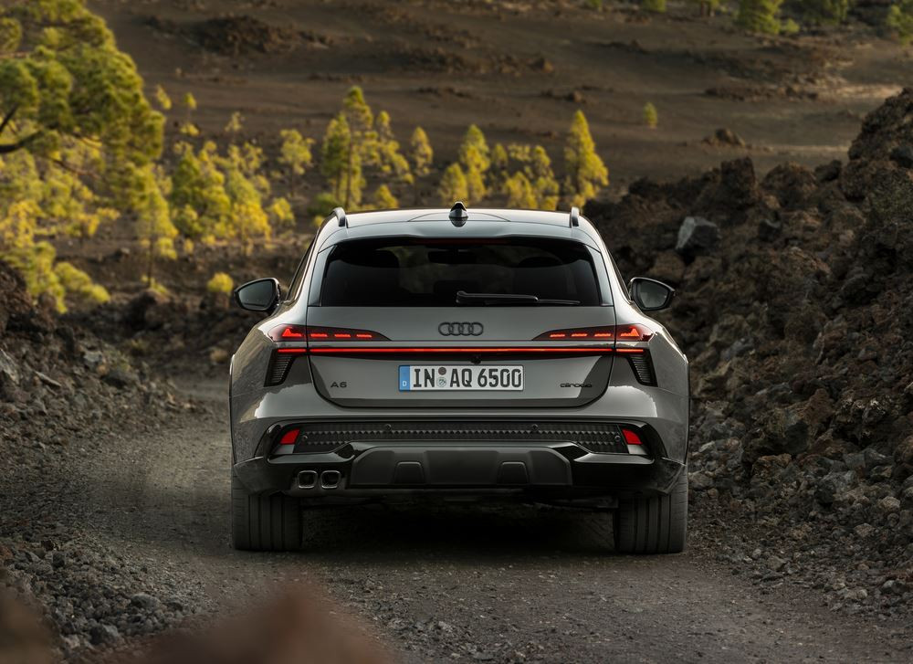 La cinquième génération de l'Audi A6 allroad affiche une allure imposante