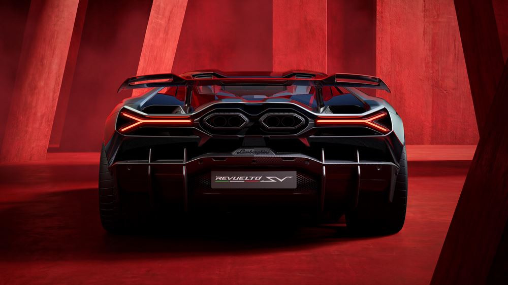 La Lamborghini Revuelto SV à moteur V12 hybride développe 1 065 ch