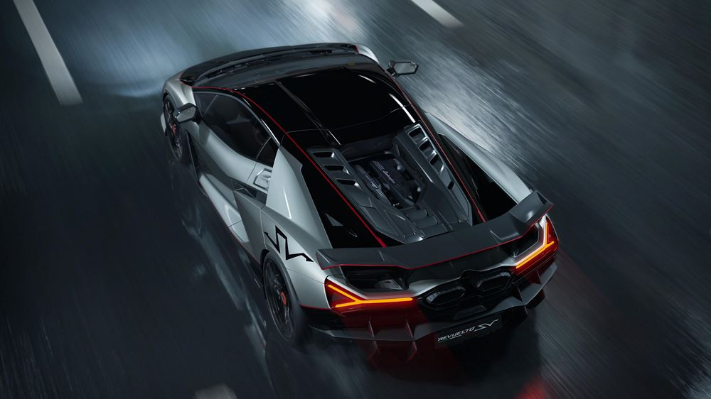 La Lamborghini Revuelto SV à moteur V12 hybride développe 1 065 ch