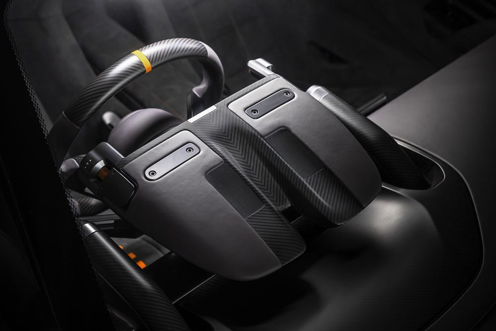 La McL 6GT puise son inspiration dans le projet de supercar inachevé McLaren M6GT