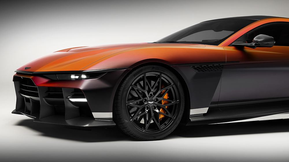 La supercar Aston Martin Valen est propulsée par un moteur V12 biturbo 5.2 litres de 850 ch