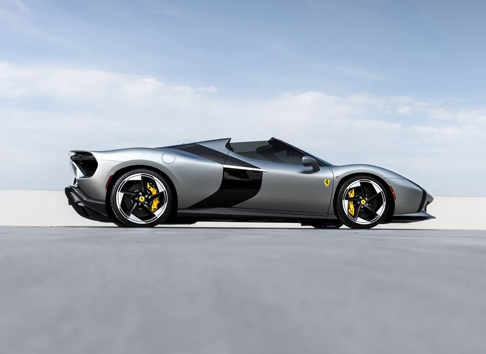 Ferrari HC25 : un roadster unique one-off sur base de F8 Spider à toit ouvert