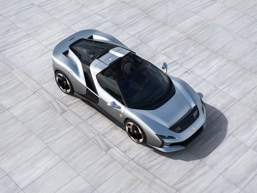Ferrari HC25 : un roadster unique one-off sur base de F8 Spider à toit ouvert