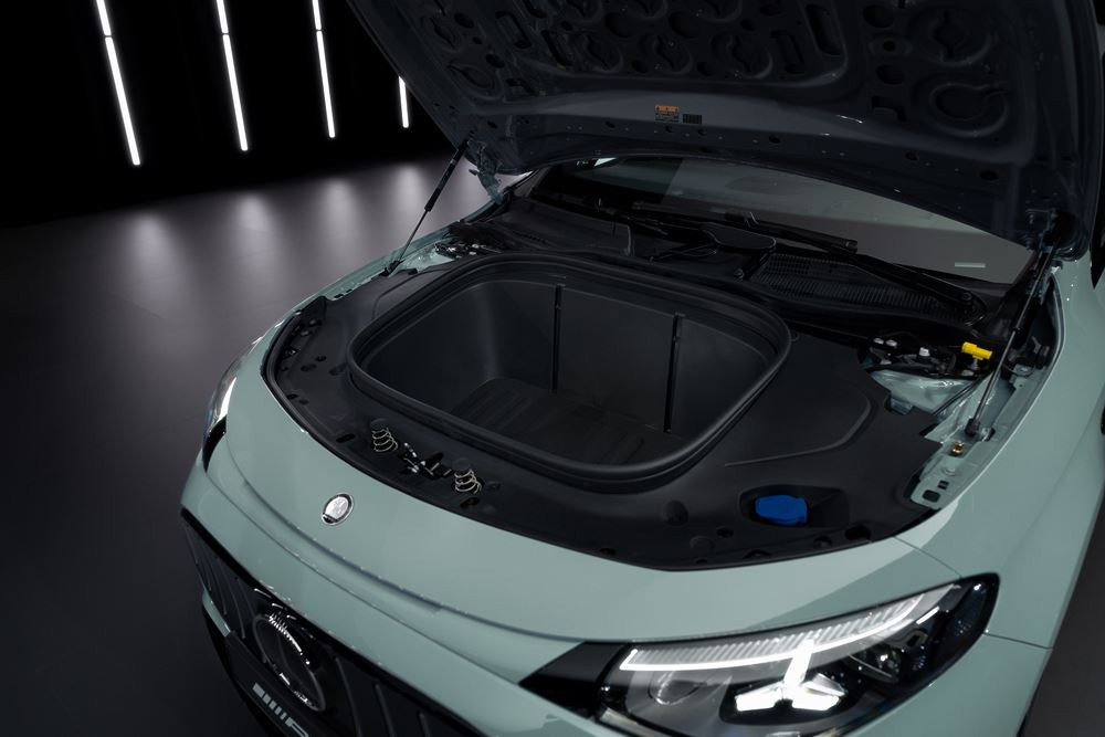 La Mercedes-AMG CLA Shooting Brake 45 4Matic plus dotée de trois moteurs électriques à flux axial délivre une puissance de 680 ch