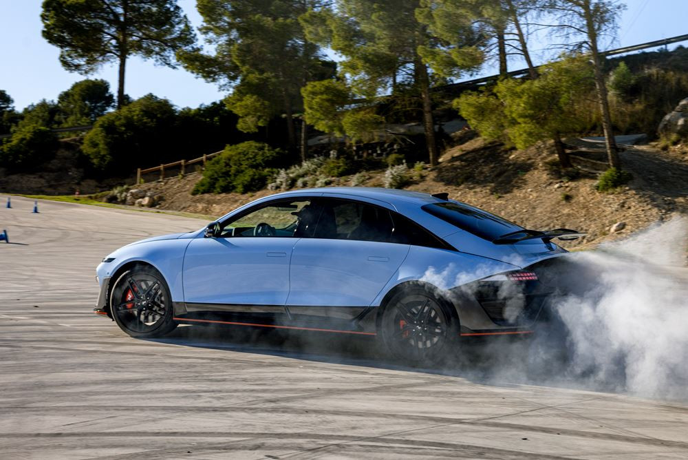 La Hyundai Ioniq 6 N repousse les limites de la conduite électrique hautes performances