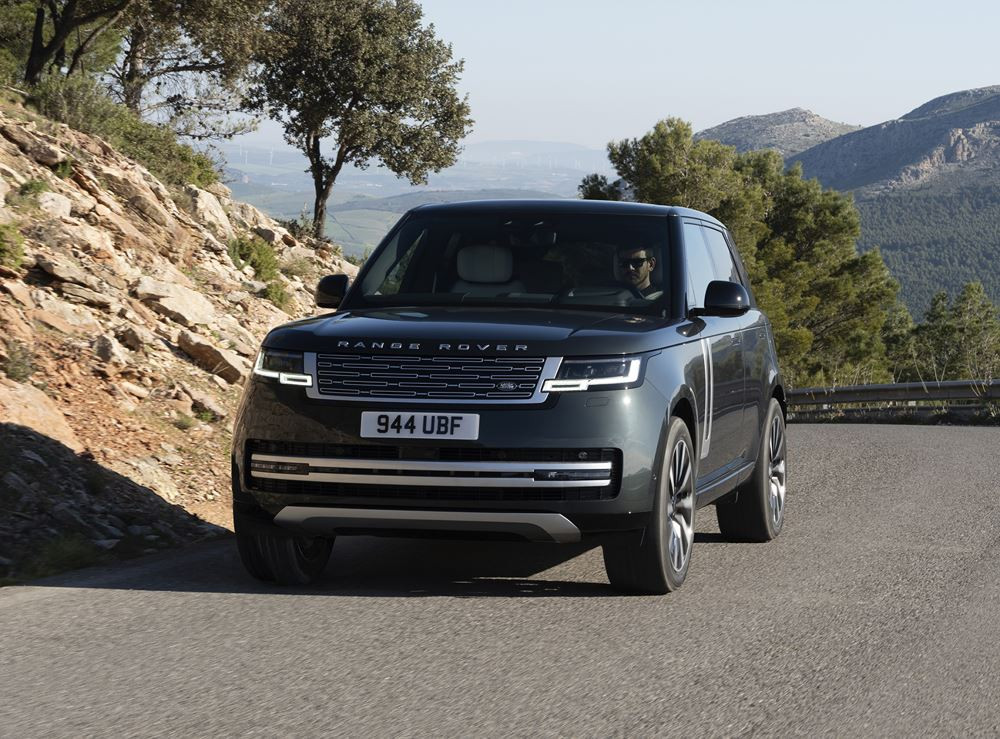 Le SUV de luxe Range Rover fait son entrée dans l'ère de l'électrique